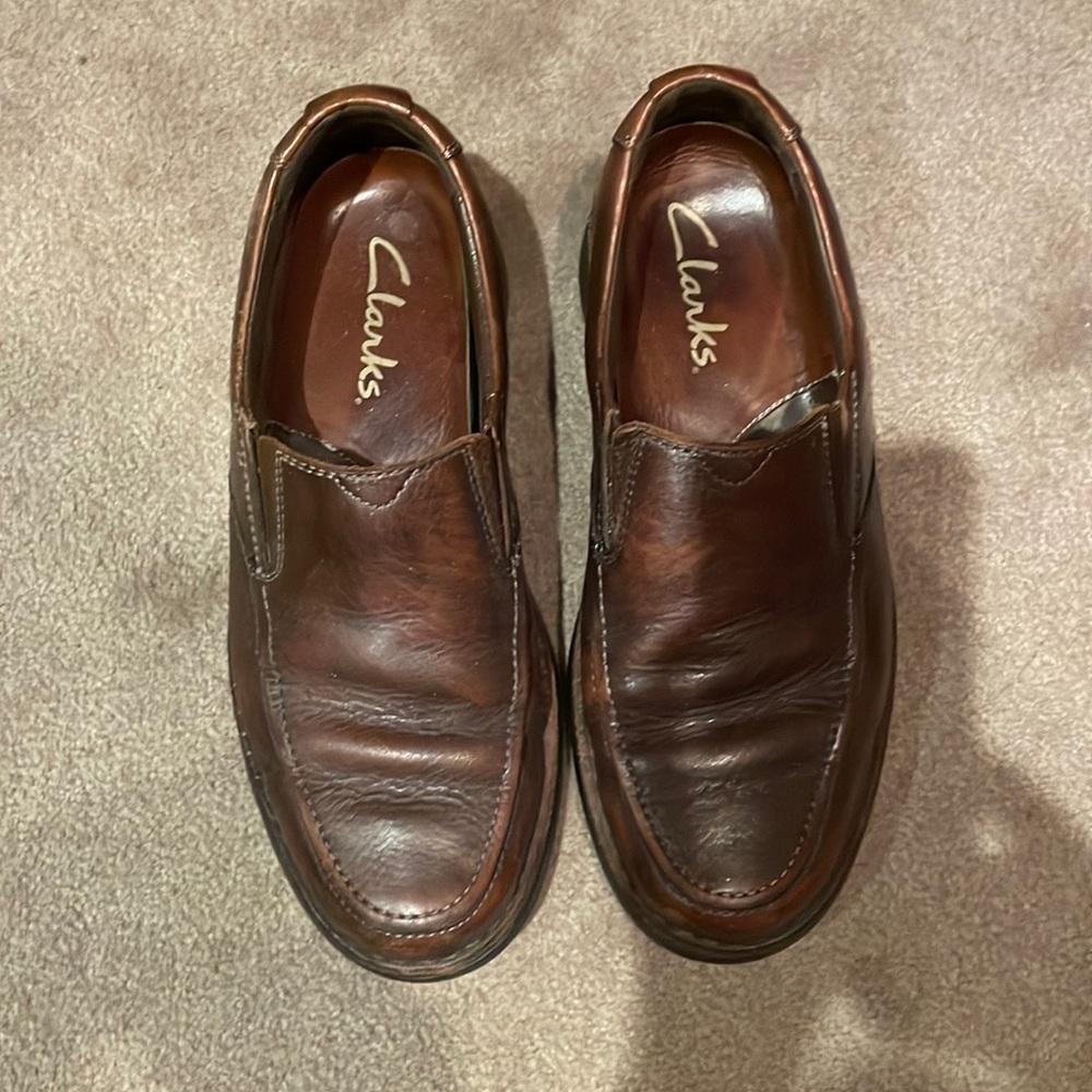 Clark’s brown leather men’s 10 m loafer